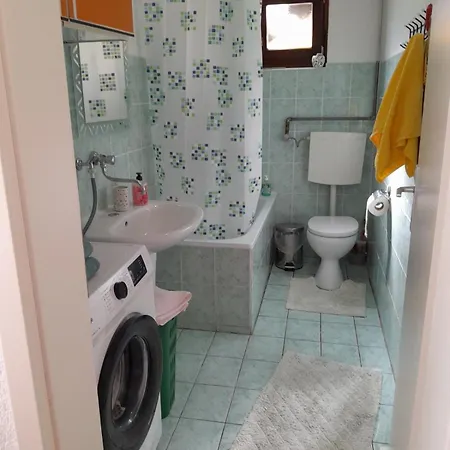 Daire Lana Pijavice Jajce